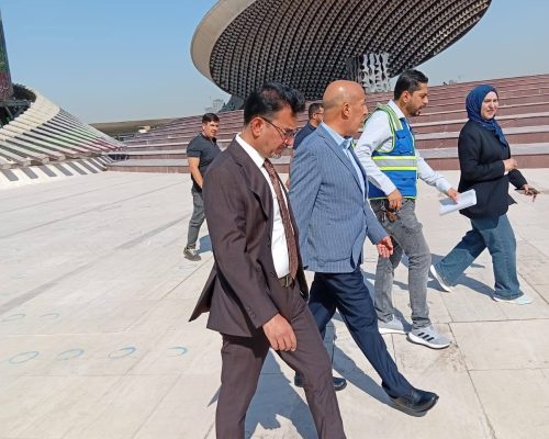 المستشار الفني لوزارة الاعمار ومدير عام دائرة المباني يزور مشروع نصب الجندي المجهول في بغداد